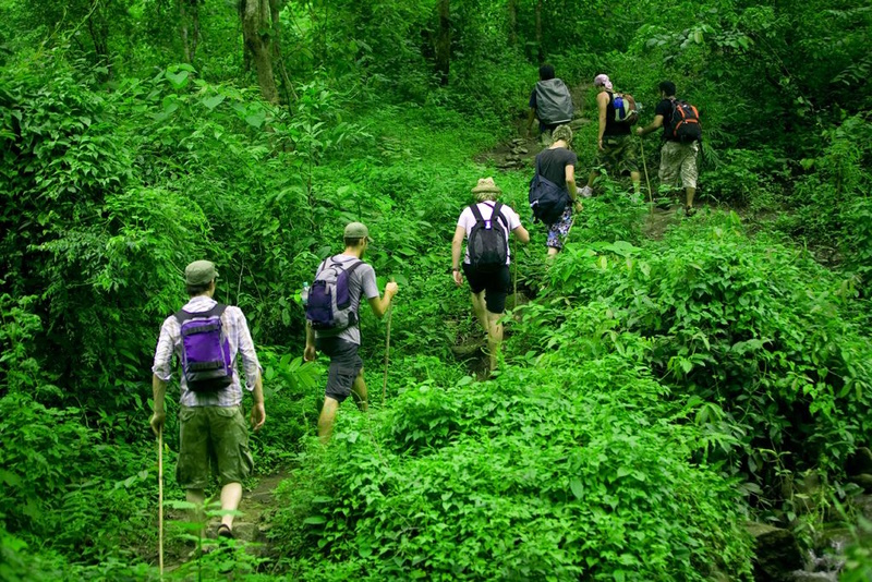 Du khách trekking tại Vườn Quốc Gia Phú Quốc