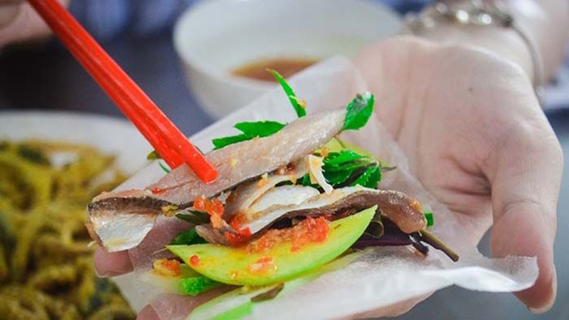 Cách ăn gỏi Cá trích Phú Quốc